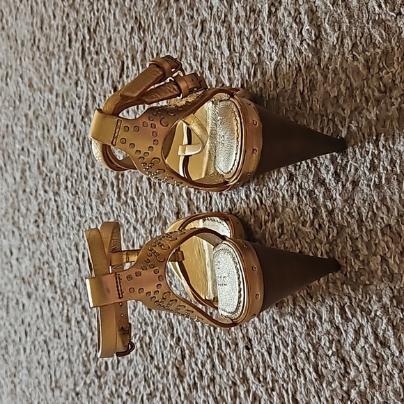 Gold Burberry heels, size 35, $80 - Picture 2 of 6
